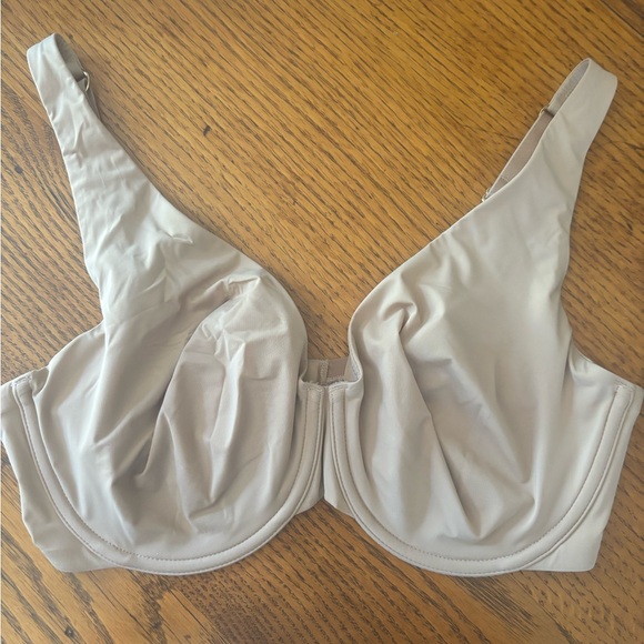 NWOT Women's Beige Underwire minimizer bra - Picture 1 of 3